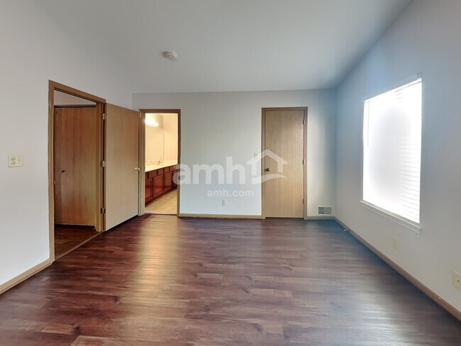 Building Photo - 20947 Barrington Ln