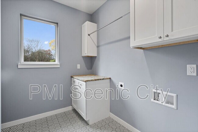 Building Photo - 1316 Gadd Rd