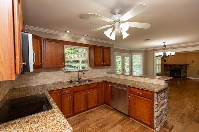 Building Photo - 2059 Arbor Springs Blvd