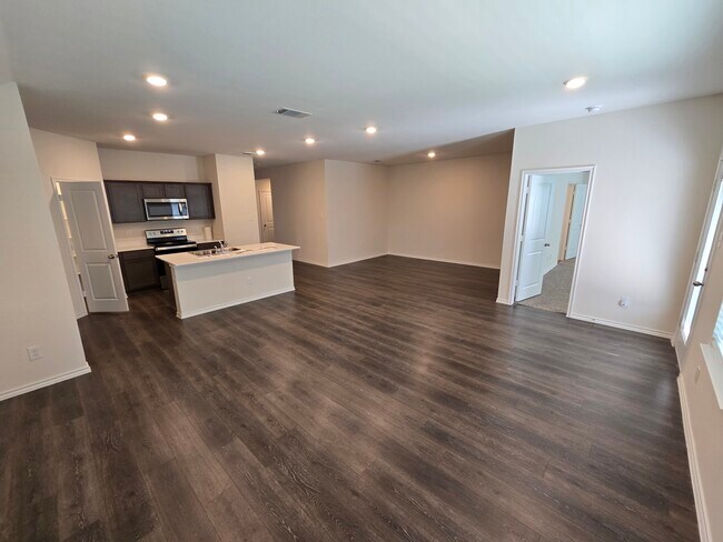 Building Photo - 902 Old Blf Ln