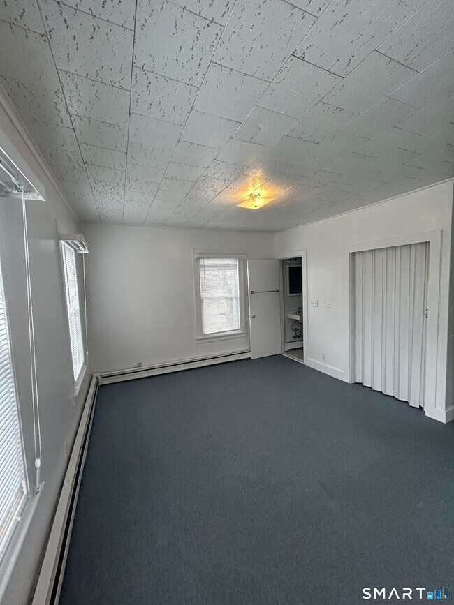 Building Photo - 73 Peck St