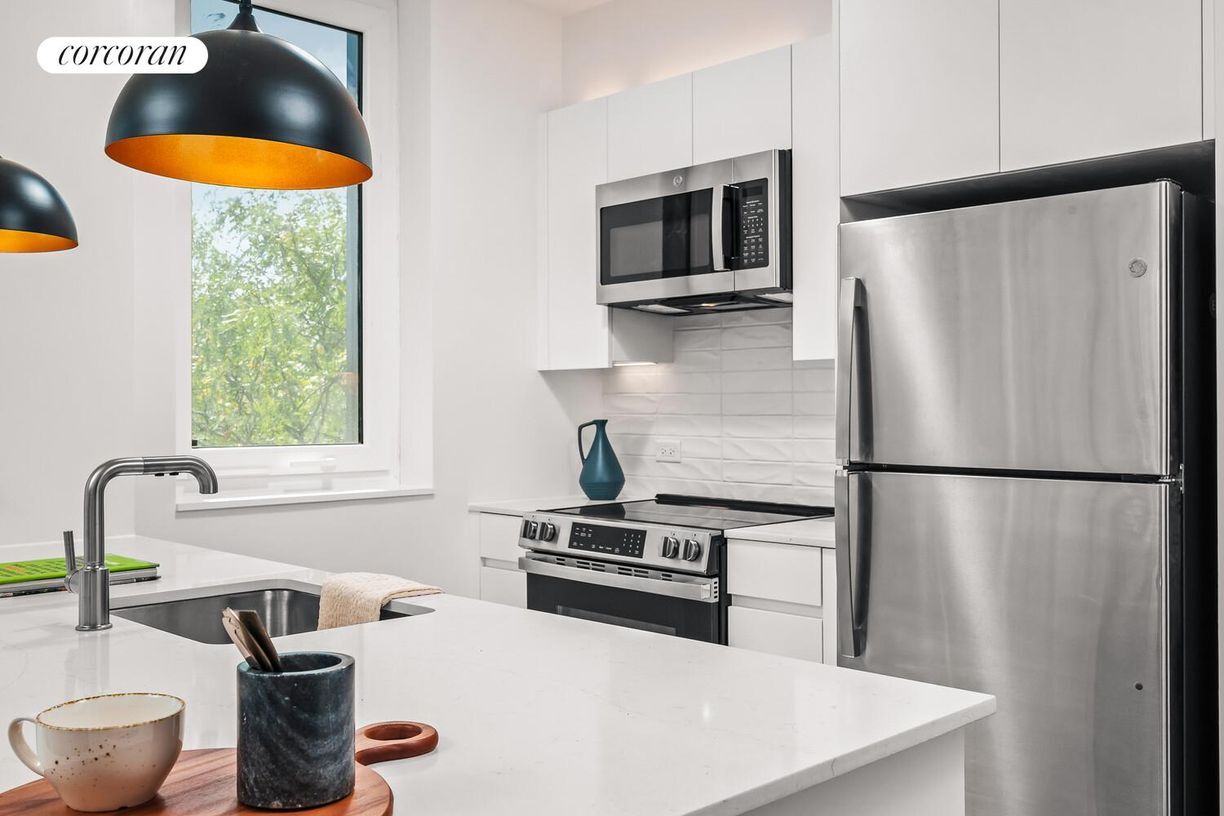 Building Photo - 126 Sandford St