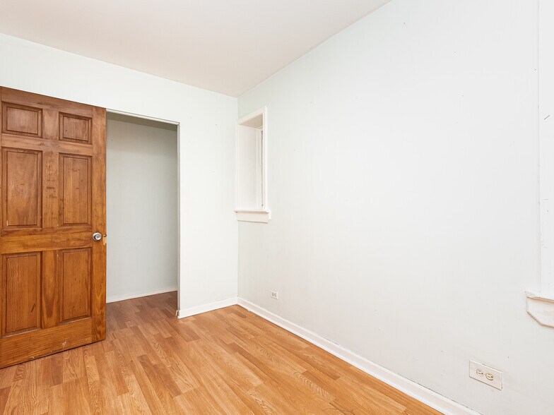 Building Photo - 2628 S Kedzie Ave