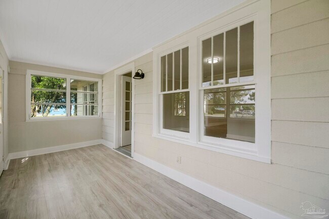 Building Photo - 1322 Wisteria Ave