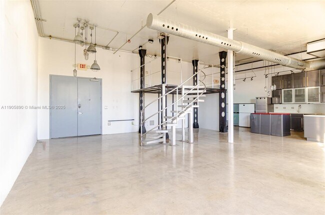 Building Photo - 250 NW 23rd St