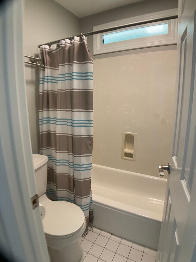 Building Photo - Absolutely Stunning Rare Rental in Hope Va...