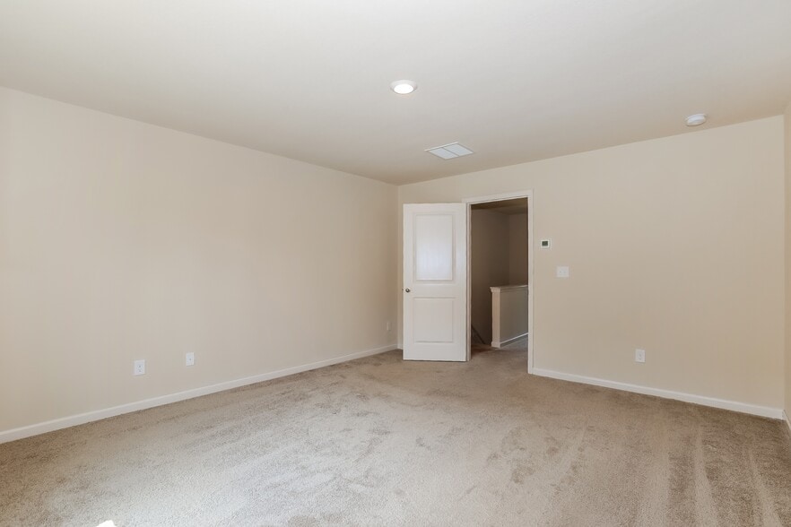 Building Photo - 968 Creekview Rd