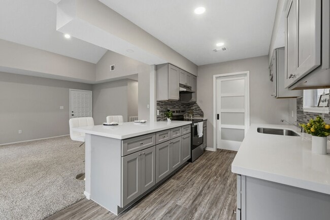 Building Photo - 17318 Broken Back Dr