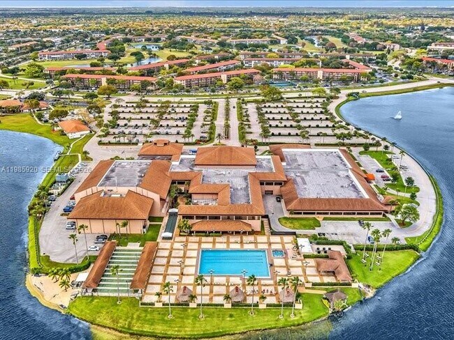 Building Photo - 12500 SW 5th Ct