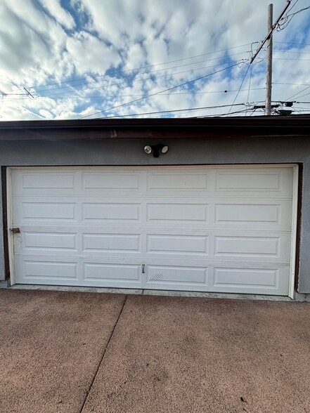 Building Photo - 214 E 97th St