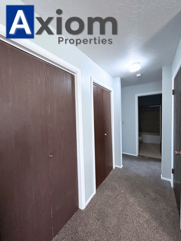 Building Photo - 5105 Hawthorne-6