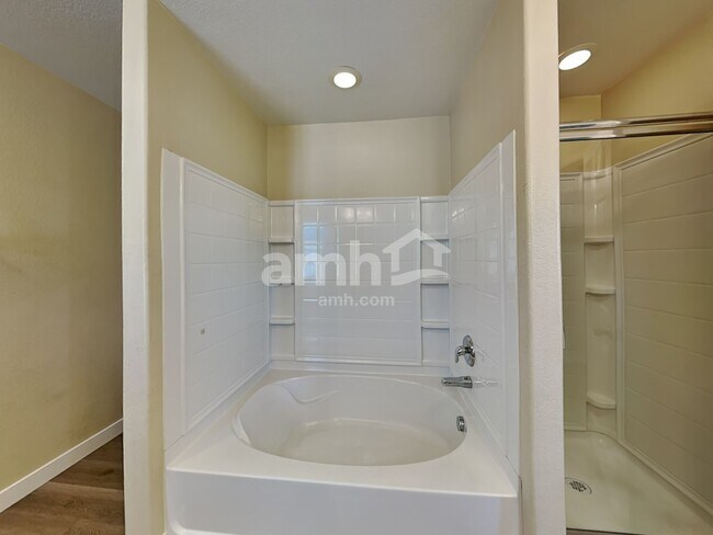 Building Photo - 18908 E 47th Dr