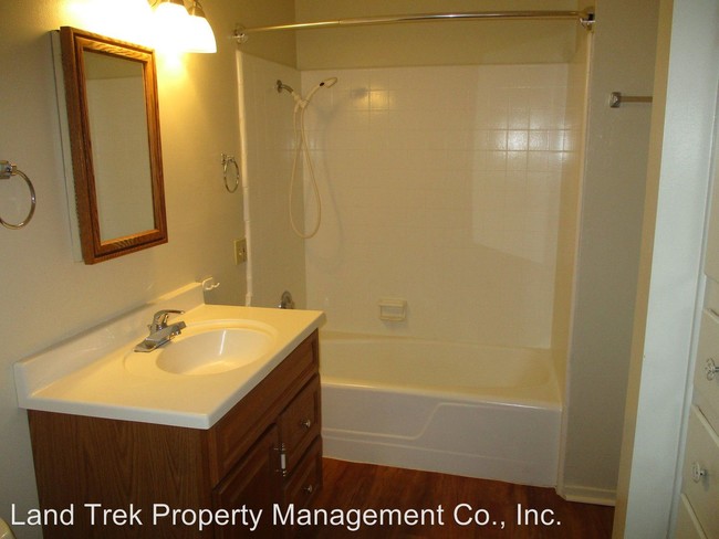 Building Photo - 701 Hillside Terrace