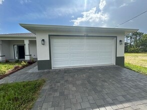 Building Photo - New construction 4/3  off Gator Circle
