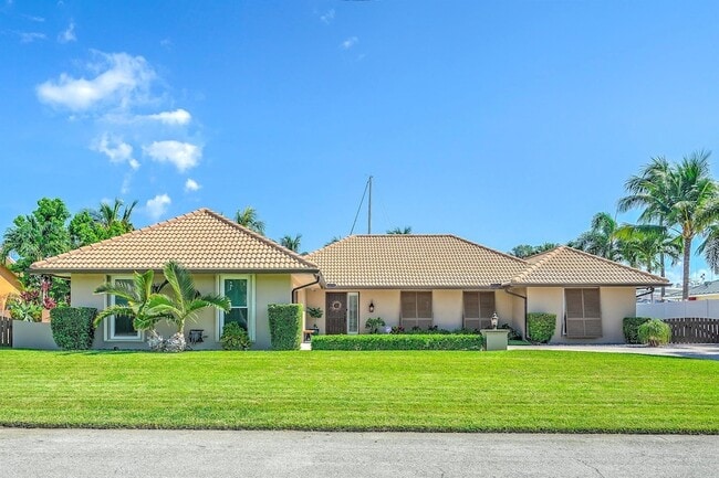 Building Photo - 1090 Fairview Ln
