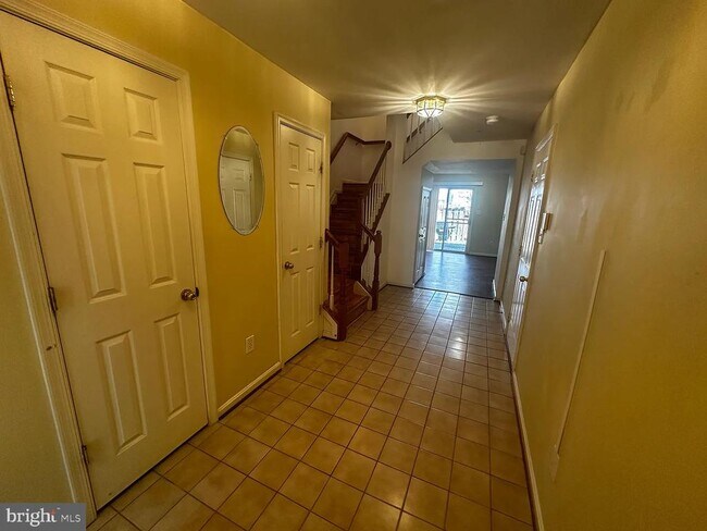 Building Photo - 12921 Woodcutter Cir