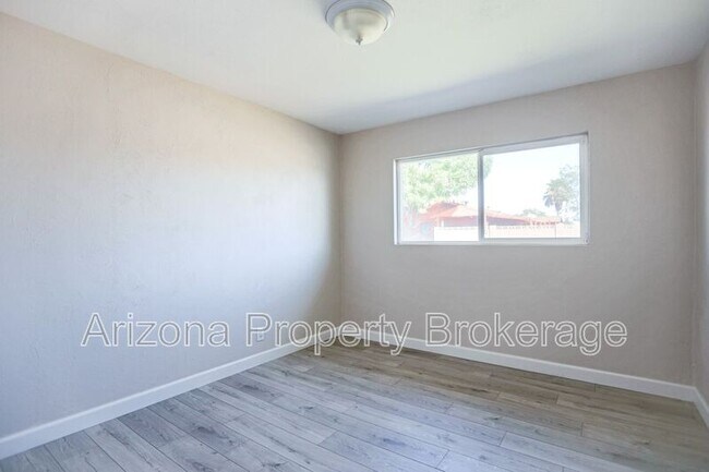 Building Photo - 8513 E Mariposa Dr