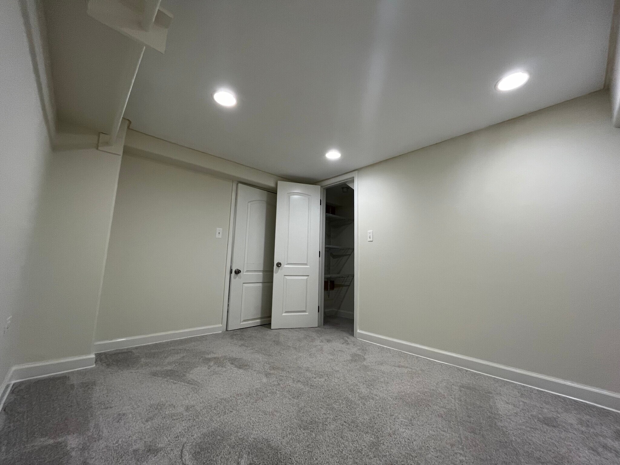 Building Photo - 3424 N Hamlin Ave