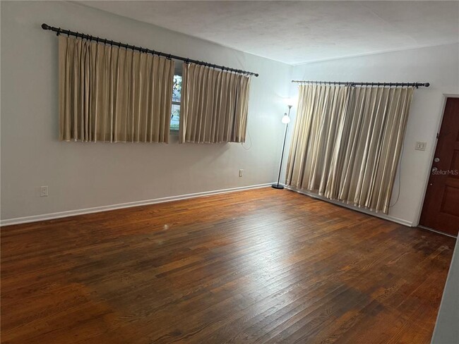 Building Photo - 2428 E Pershing Ave