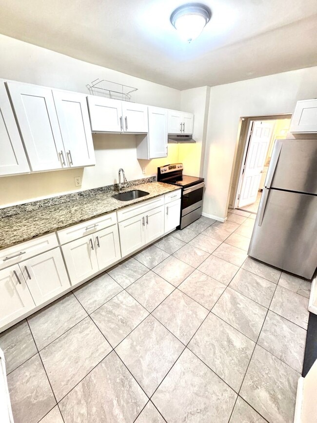 Building Photo - 235 N 7th St