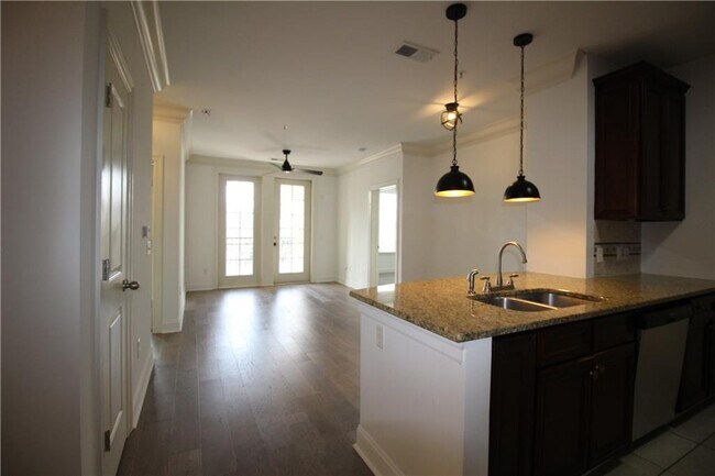 Building Photo - 901 Abernathy Rd NE