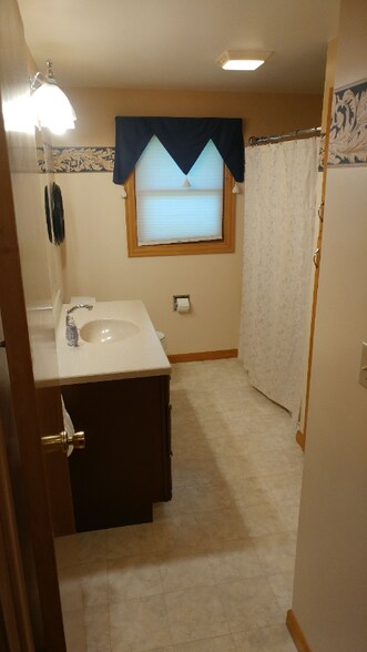 Building Photo - 1274 Rockdale St