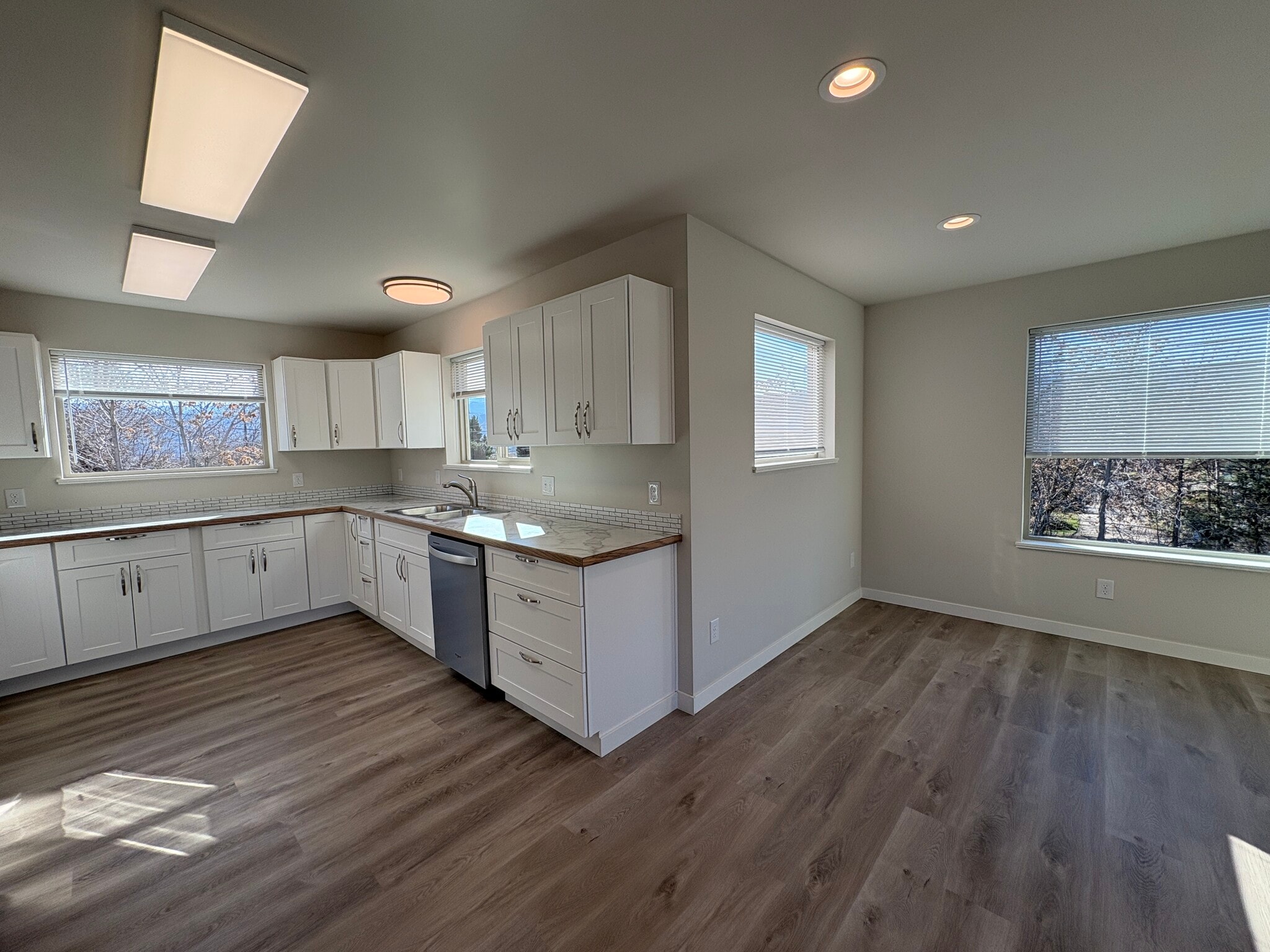 Building Photo - 2210 Arden Ct N