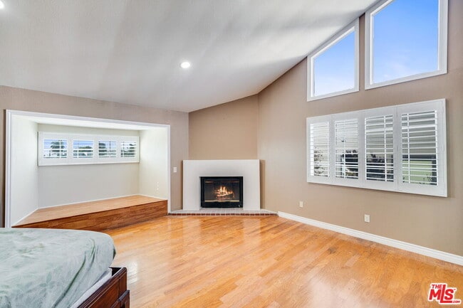 Building Photo - 3860 Cazador St