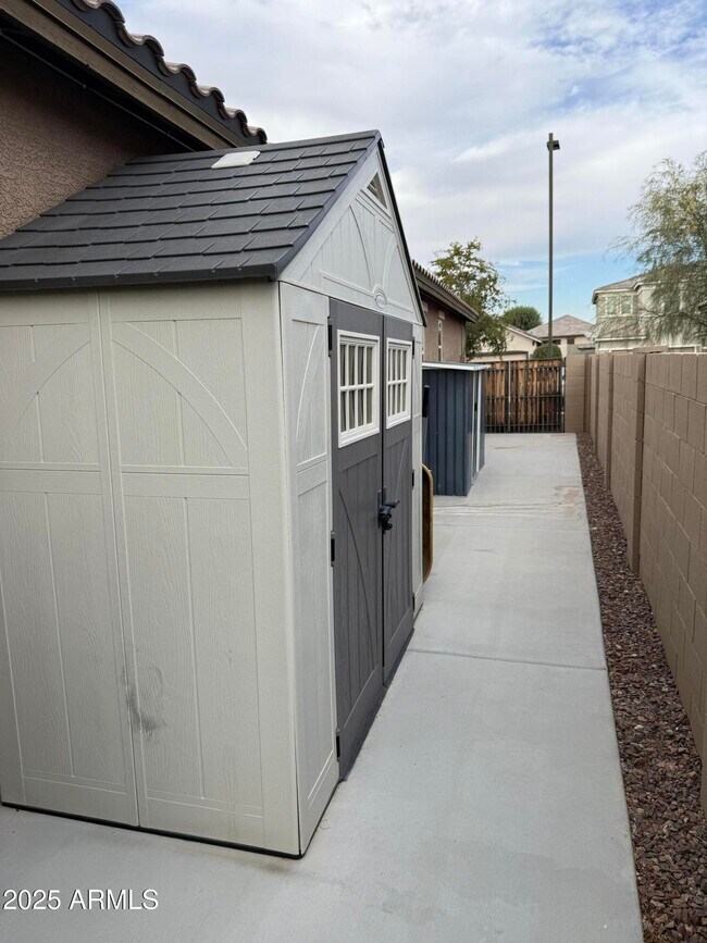 Building Photo - 21217 W Granada Rd