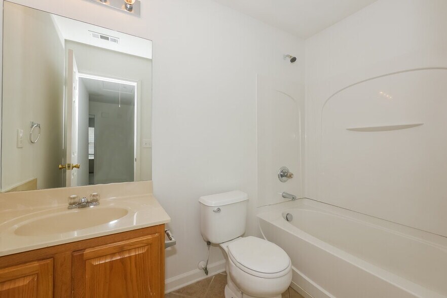 Building Photo - 154 Paxton Pl