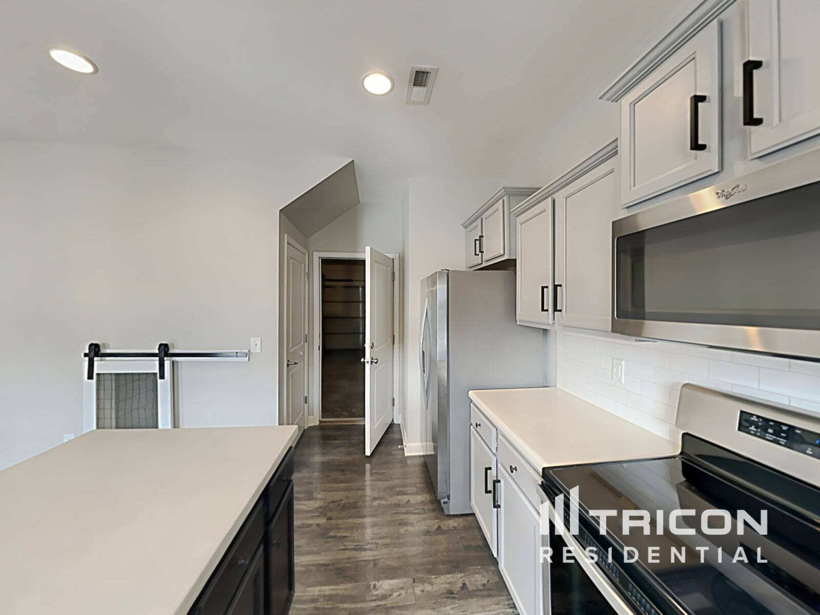 Building Photo - 1056 Lindyn Lee Wy