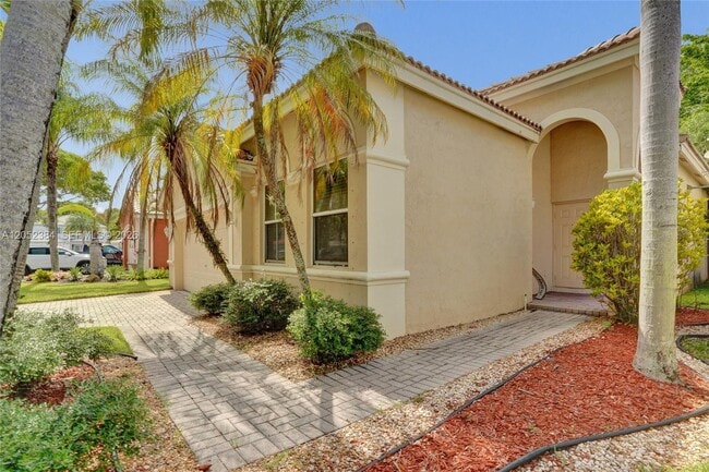Building Photo - 4219 Sabal Ridge Cir