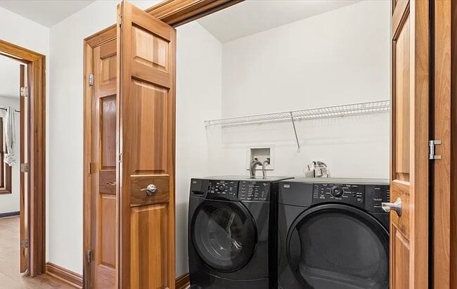 Building Photo - 5662 W Berenice Ave