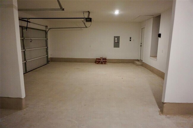 Building Photo - 105 Elm Rdg Wy