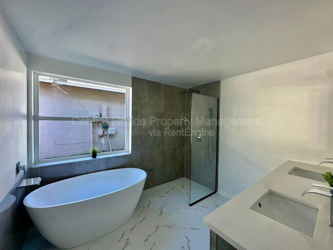 Building Photo - 3032 Bloomsbury Dr