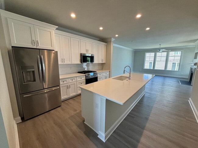 Building Photo - 7805 Atlantic Ave