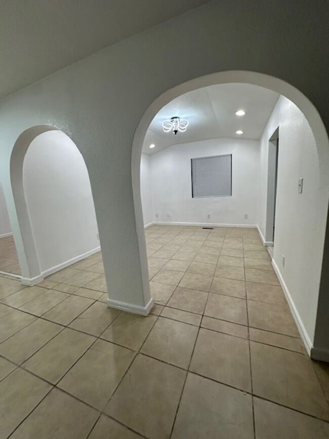 Building Photo - JP - Early