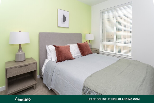 Building Photo - 9314 W Russell Rd