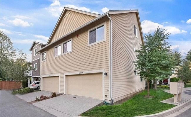 Building Photo - Air Conditioned Beautiful Home in Lynnwood