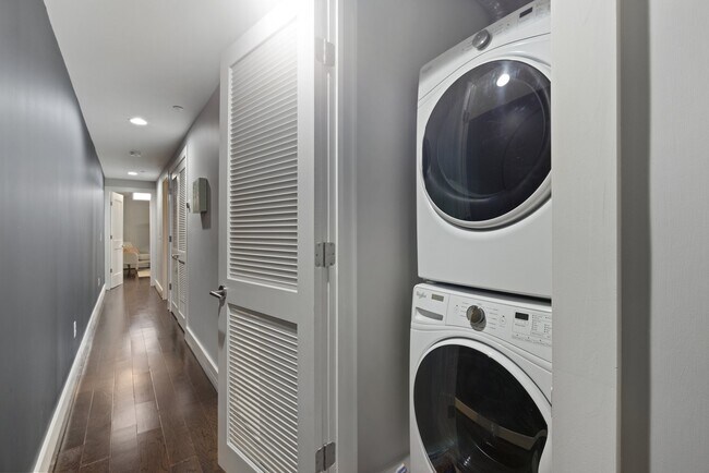 Building Photo - 1453 Girard St NW