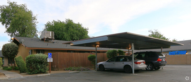 Building Photo - Cottonwood Apartment