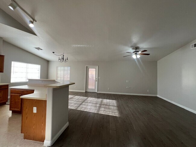 Building Photo - 2708 Ganzo St