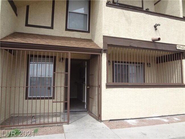 Building Photo - 5456 Cabeza Dr