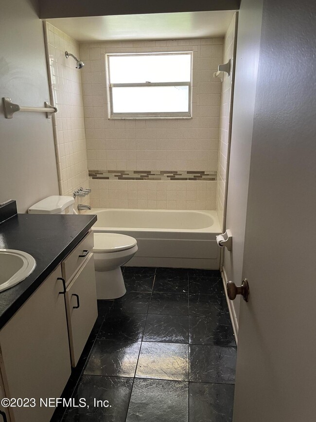 Building Photo - 6073 Shakespeare Dr