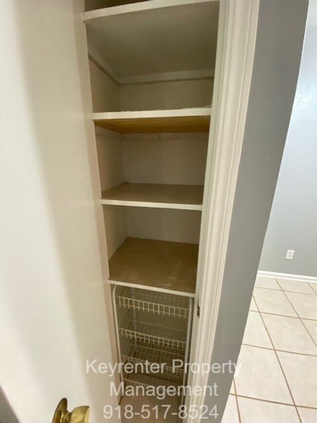 Building Photo - 3 Bed | 2 Full Bath | 31st & Memorial