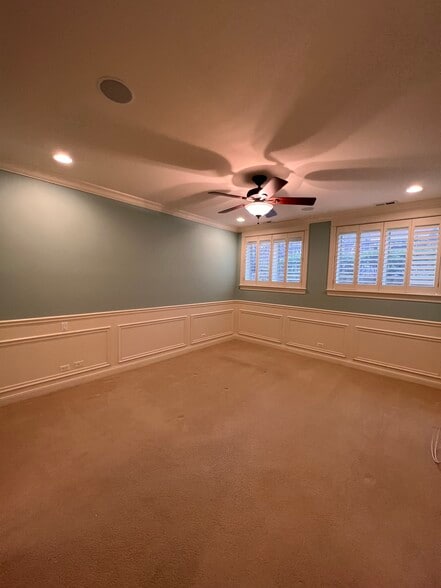 Building Photo - 2042 N Racine Ave