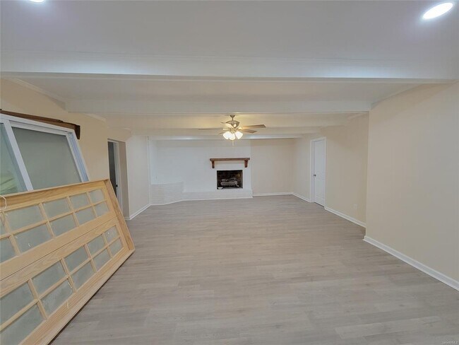 Building Photo - 950 Karen Rd