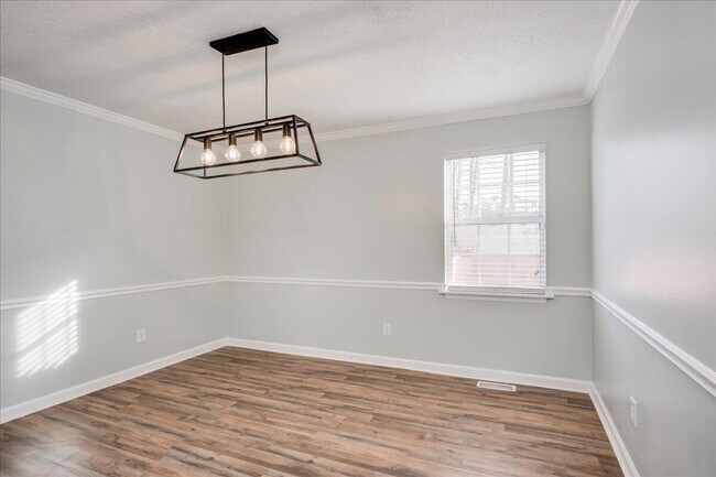 Building Photo - 511 Arlington Ct