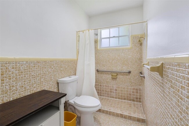 Building Photo - 2360 SW 11th Terrace
