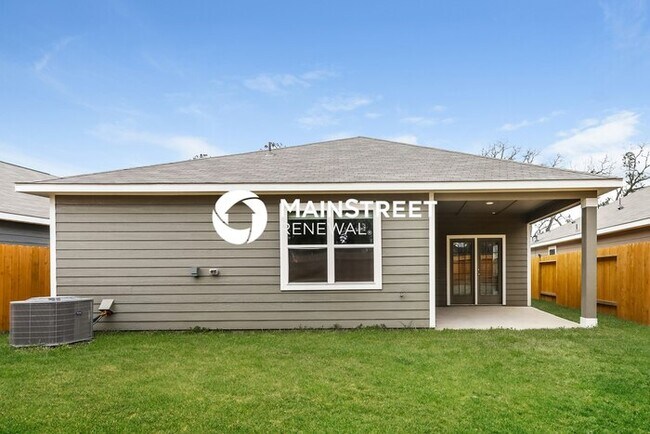 Building Photo - 3 Bedroom Pet-Friendly Home in Magnolia, TX with Main Street Renewal
